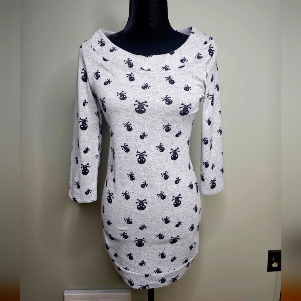 Skull & bones Love Rocks Gray Mid length Top Small